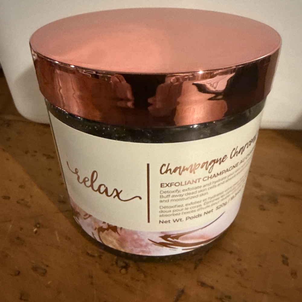 Manna Kadar Relax Champagne Charcoal Scrub Mineral Exfoliant 18.34 oz